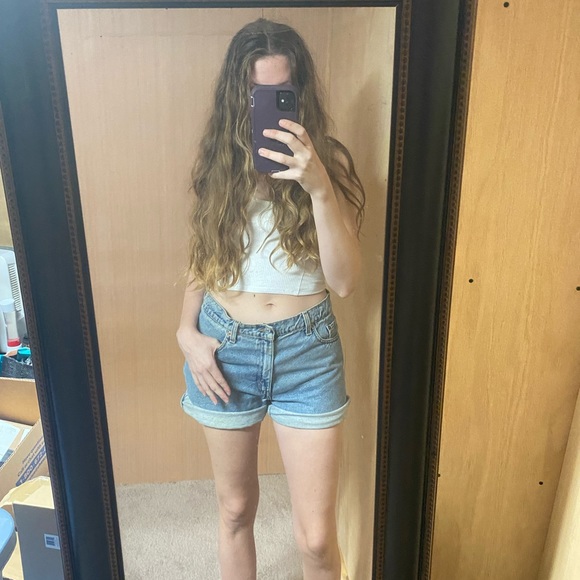 Vintage Levi Shorts - Picture 6 of 16